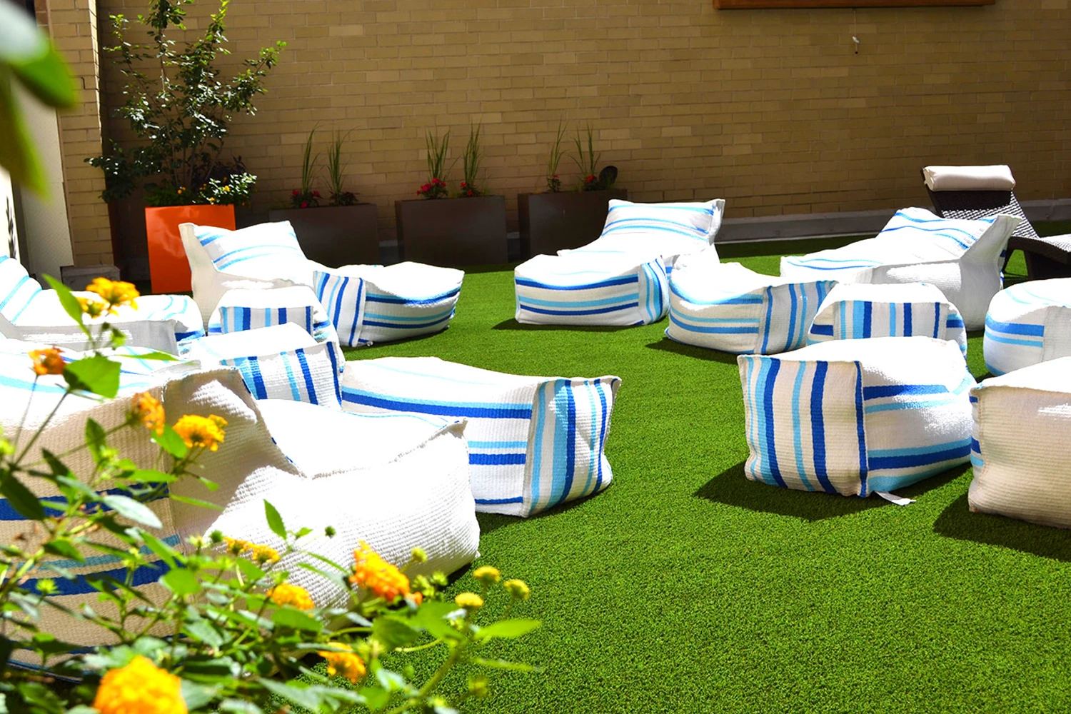 SYNLawn Chicago Office Solutions
